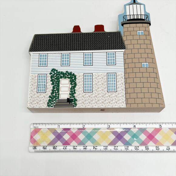 Vintage The Cat's Meow White Head Lighthouse 2000 Collector's Club House - Picture 7 of 8